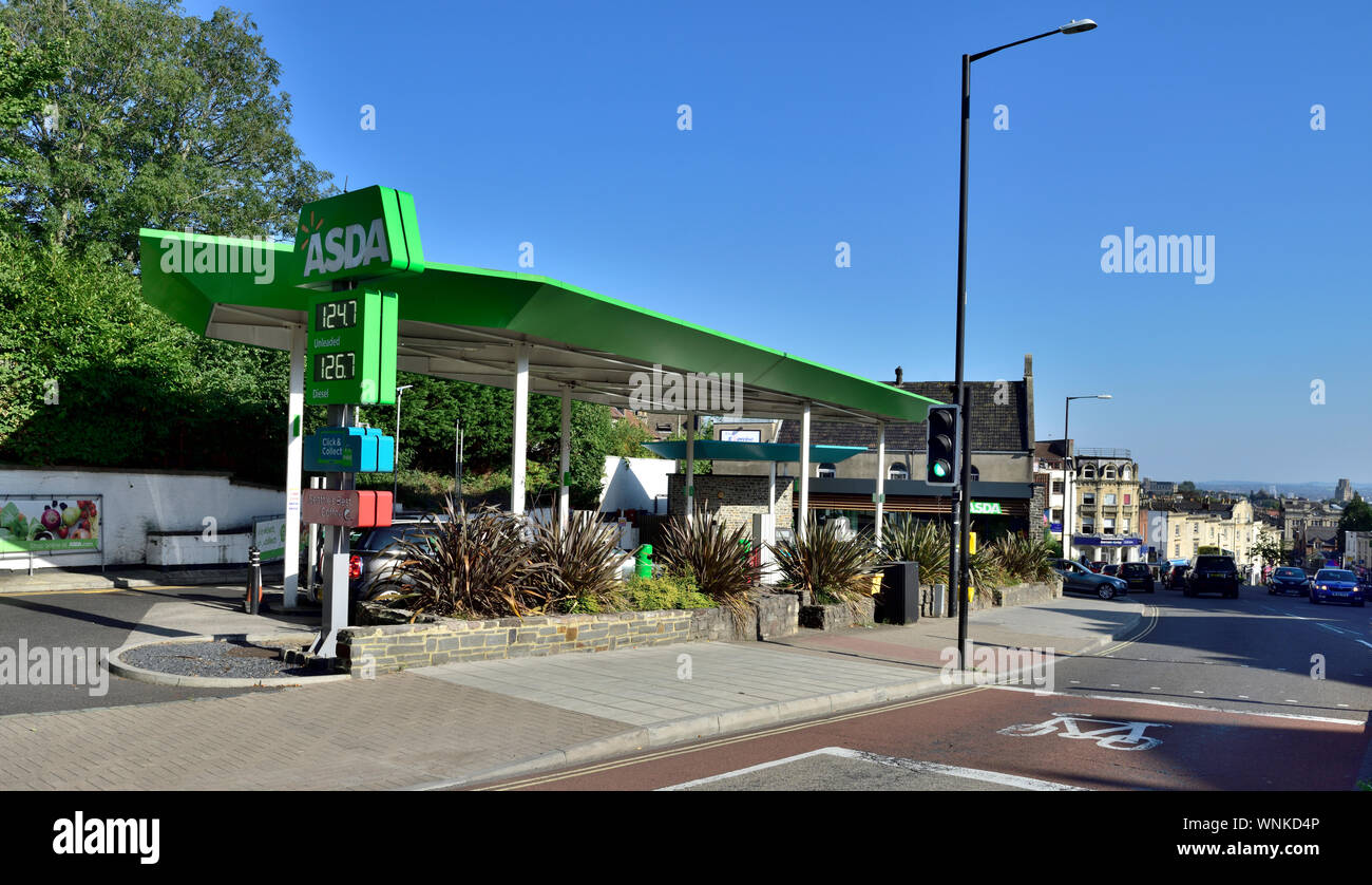 Fuera Asda Bristol Whiteladies Road Estación de llenado de gasolina, REINO UNIDO Foto de stock
