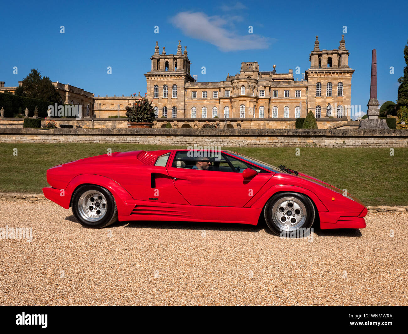 1990 Lamborghini Countach Aniversario en el Salón Prive el palacio de Blenheim 9/2019 Foto de stock