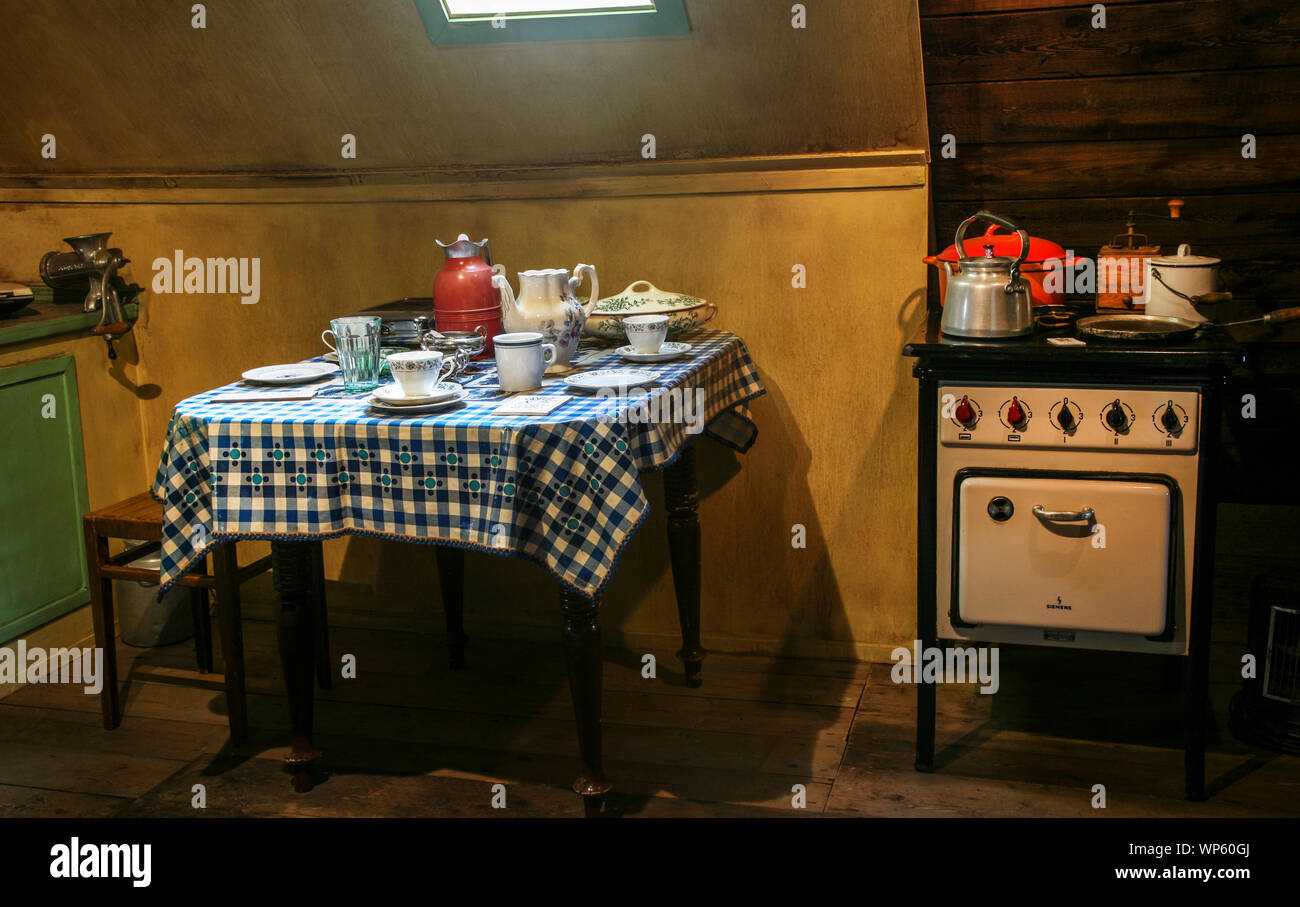 Horno De Gas Antiguo Fotos e Imágenes de stock - Alamy
