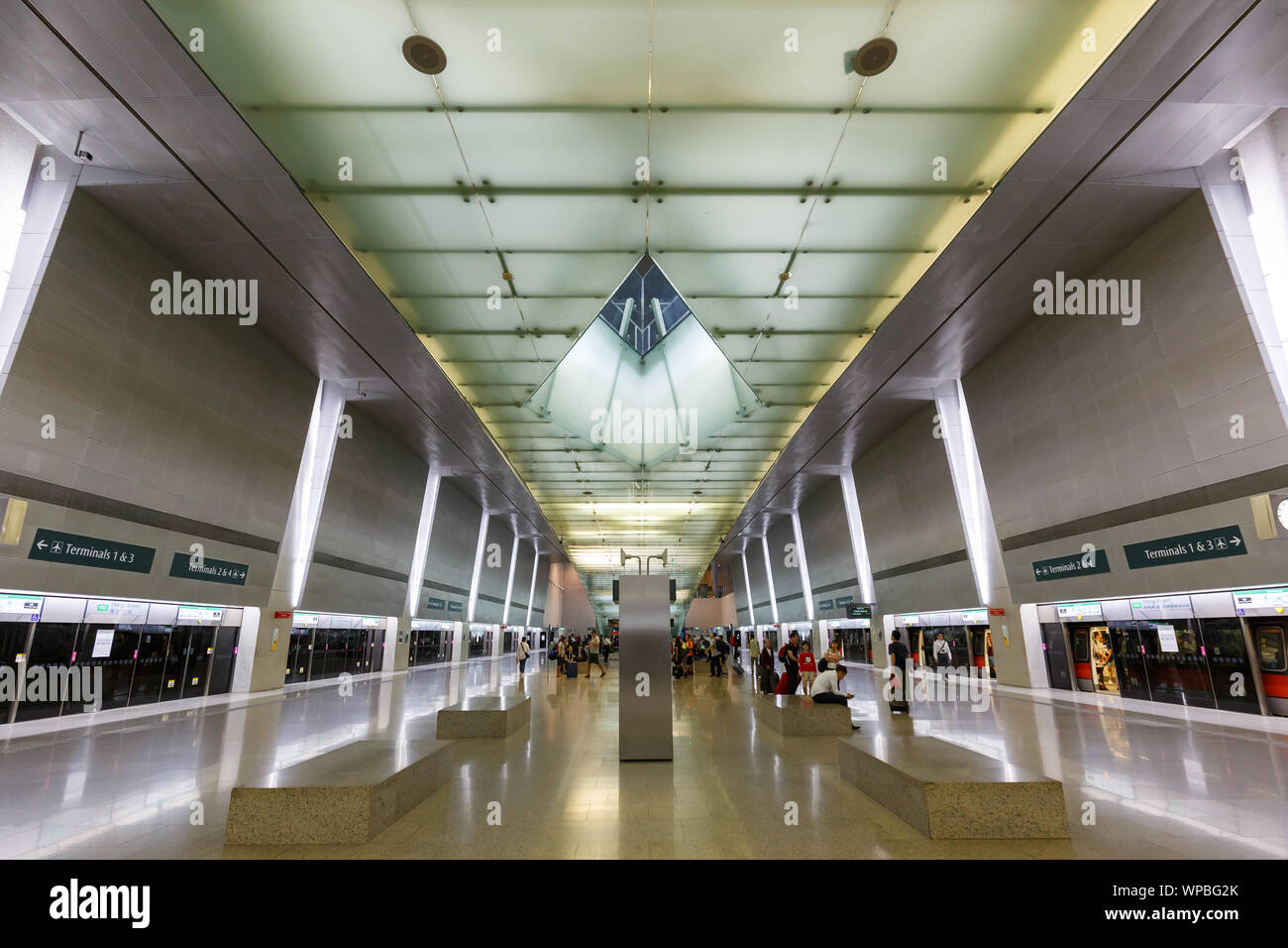 Singapur - Enero 29, 2018: La Estación de Metro en el aeropuerto Changi (pecado) en Singapur. Foto de stock
