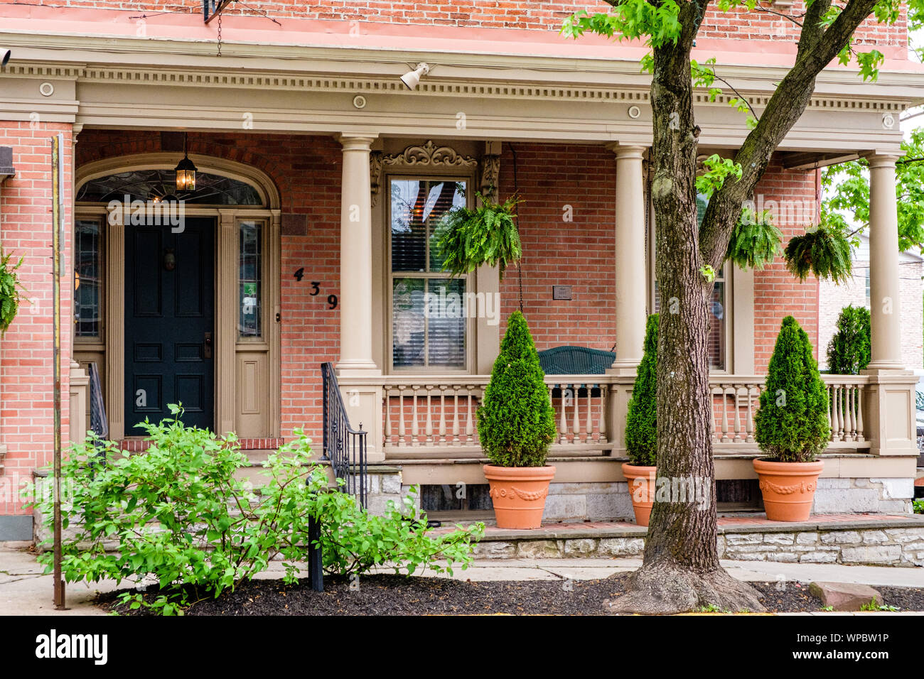 Cama y desayuno porche fotografías e imágenes de alta resolución Alamy