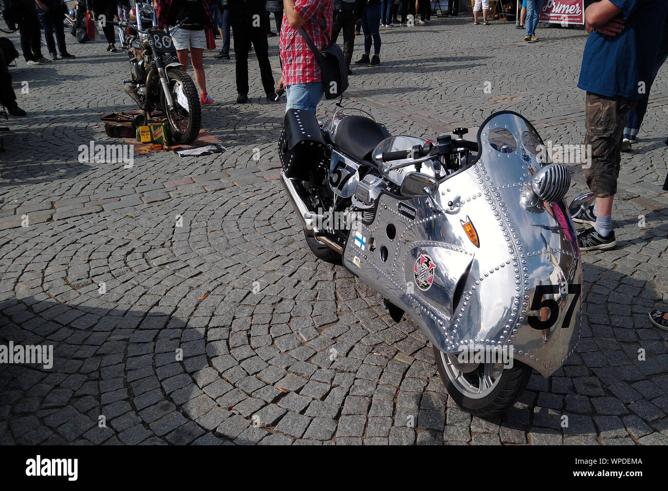 Moto Guzzi bicicleta de carrera en la moto show Mansen Mäntä Messut feria del pistón de Tampere (en inglés) Foto de stock