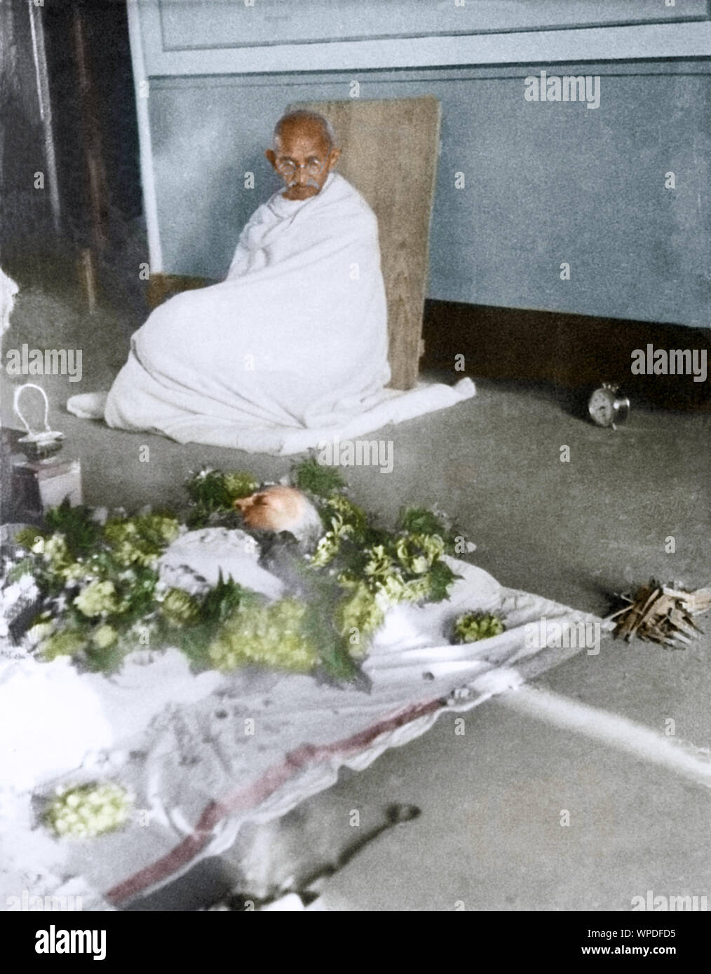 Mahatma Gandhi duelo muerte de Kasturba Gandhi, Pune, Maharashtra, India, Asia, 22 de febrero de 1944 Foto de stock
