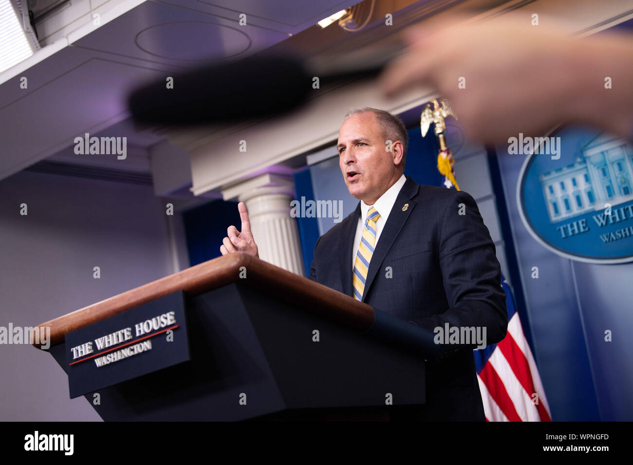 Comisionado interino de Aduanas y Protección Fronteriza (CBP) habla a la prensa en la Casa Blanca en Washington, DC el lunes, 9 de septiembre de 2019. Foto por Kevin Dietsch/UPI Foto de stock