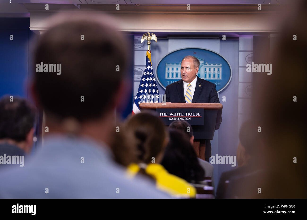 Comisionado interino de Aduanas y Protección Fronteriza (CBP) habla a la prensa en la Casa Blanca en Washington, DC el lunes, 9 de septiembre de 2019. Foto por Kevin Dietsch/UPI Foto de stock