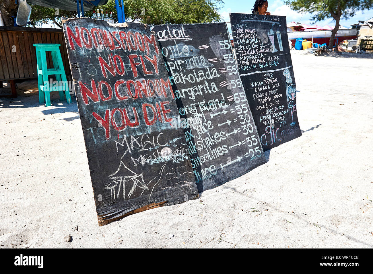 TRAWANGAN, INDONESIA - Agosto.15.2019 Magic Mushroom bar en Gili Trawangan Foto de stock