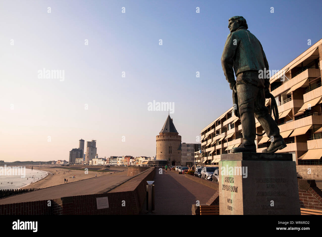 Frans Naerebout monumento en el Boulevard de Ruyter, prisión histórica torre, Vlissingen, Walcheren, Zeeland, Holanda. Frans Naerebout Denkmal am bo Foto de stock