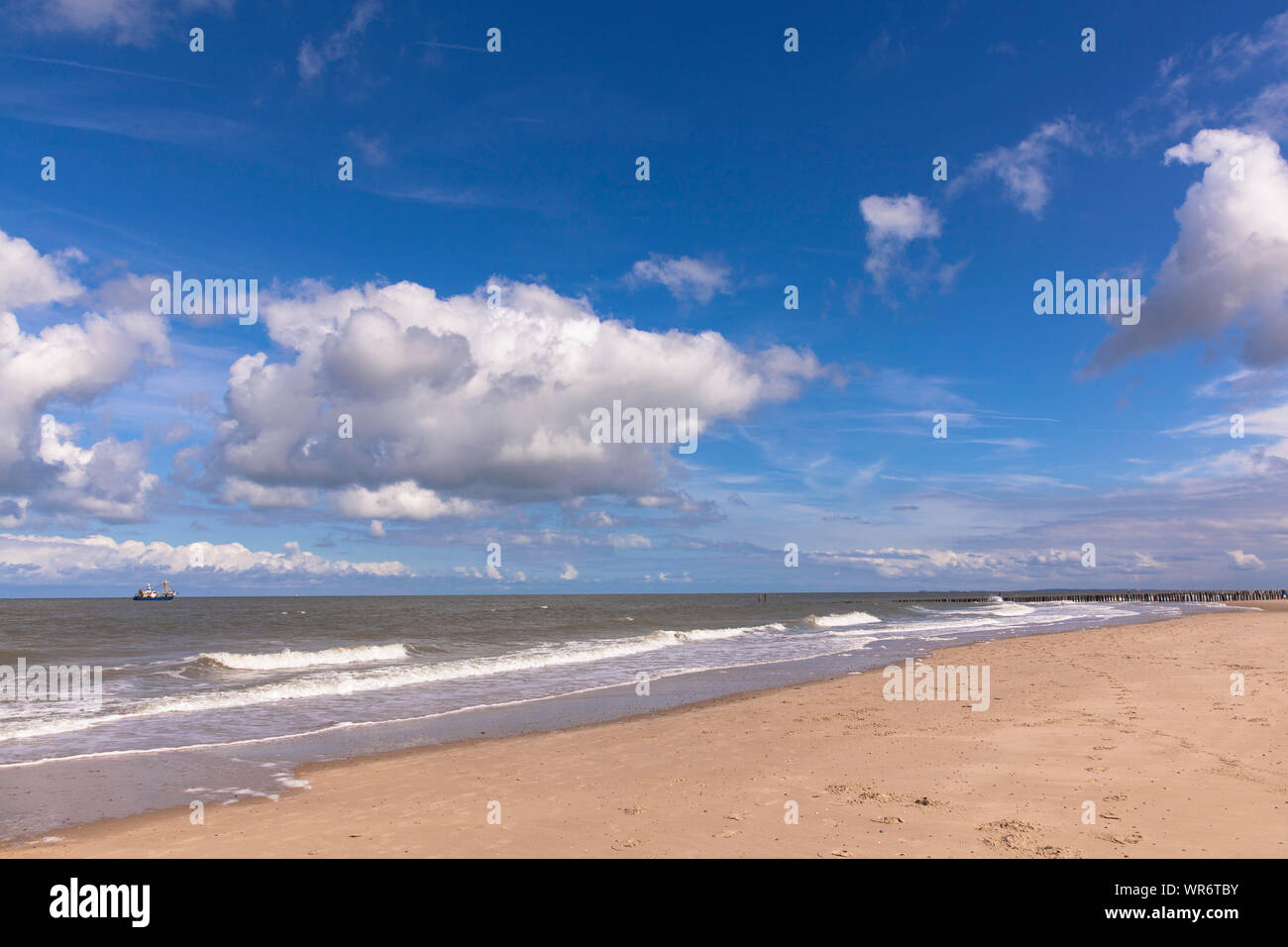 La playa de Domburg en la península Walcheren, Zeeland, Holanda. Strand von Domburg auf Walcheren, Zeeland, Niederlande. Foto de stock
