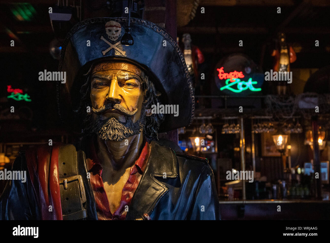 La figura de un pirata en el Pub marítimo neerlandés, Rotterdam, Holanda Meridional, Holanda, Países Bajos, Europa Foto de stock