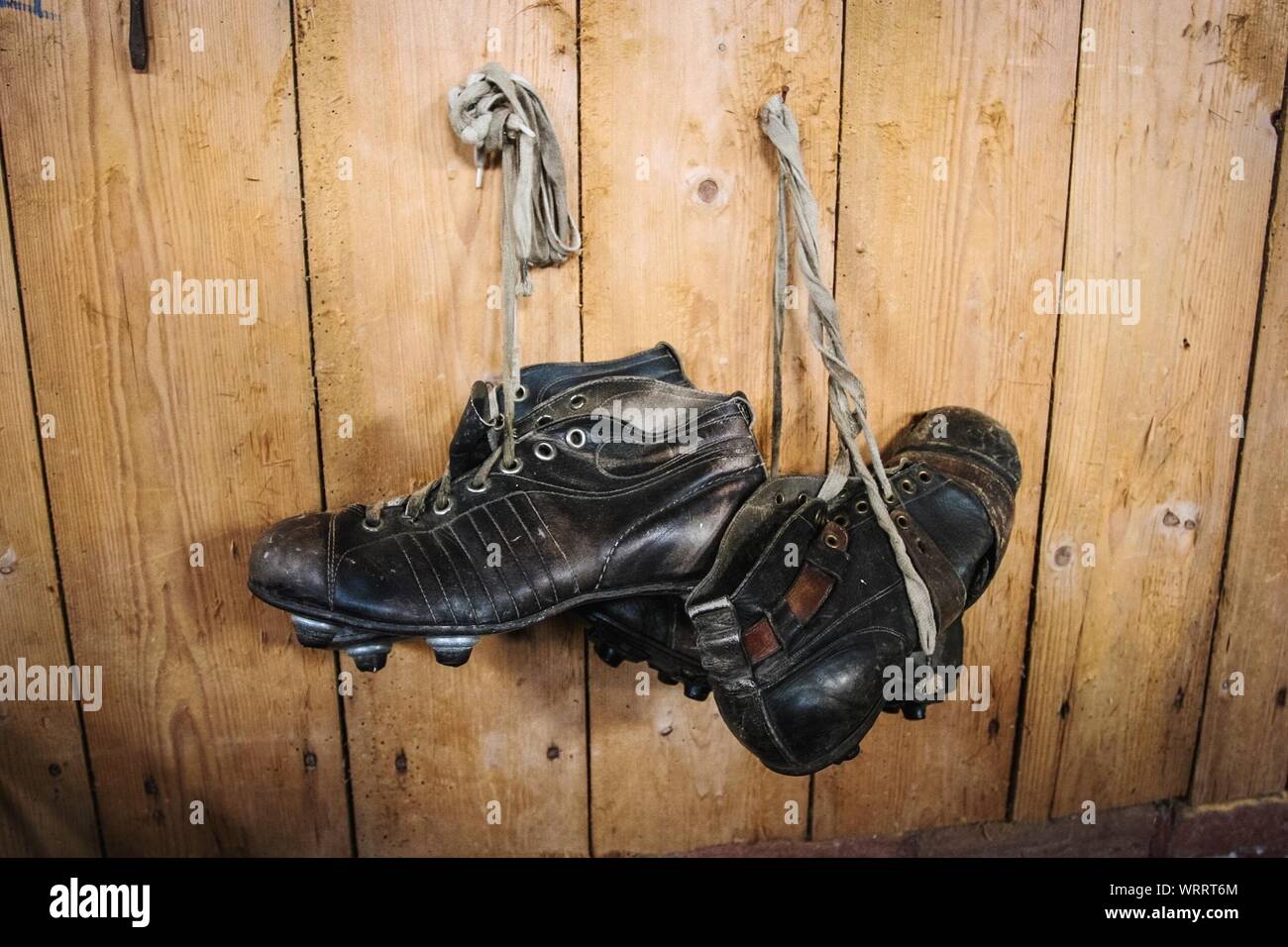 Soccer shoes fotografías e imágenes de alta resolución - Alamy