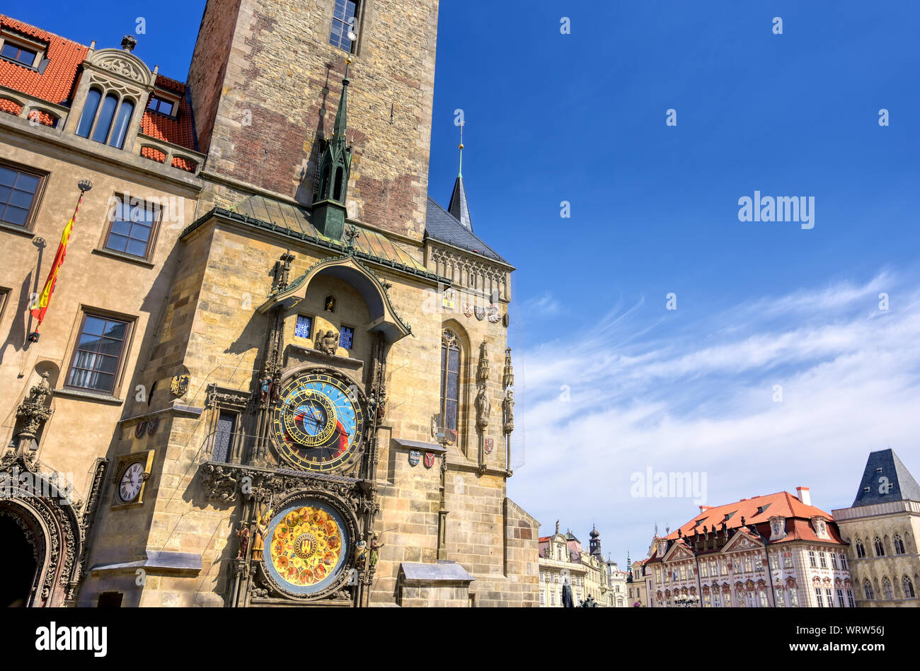 El Reloj Astronómico de Praga situado en el Ayuntamiento de la Ciudad Vieja en Praga, República Checa. Foto de stock