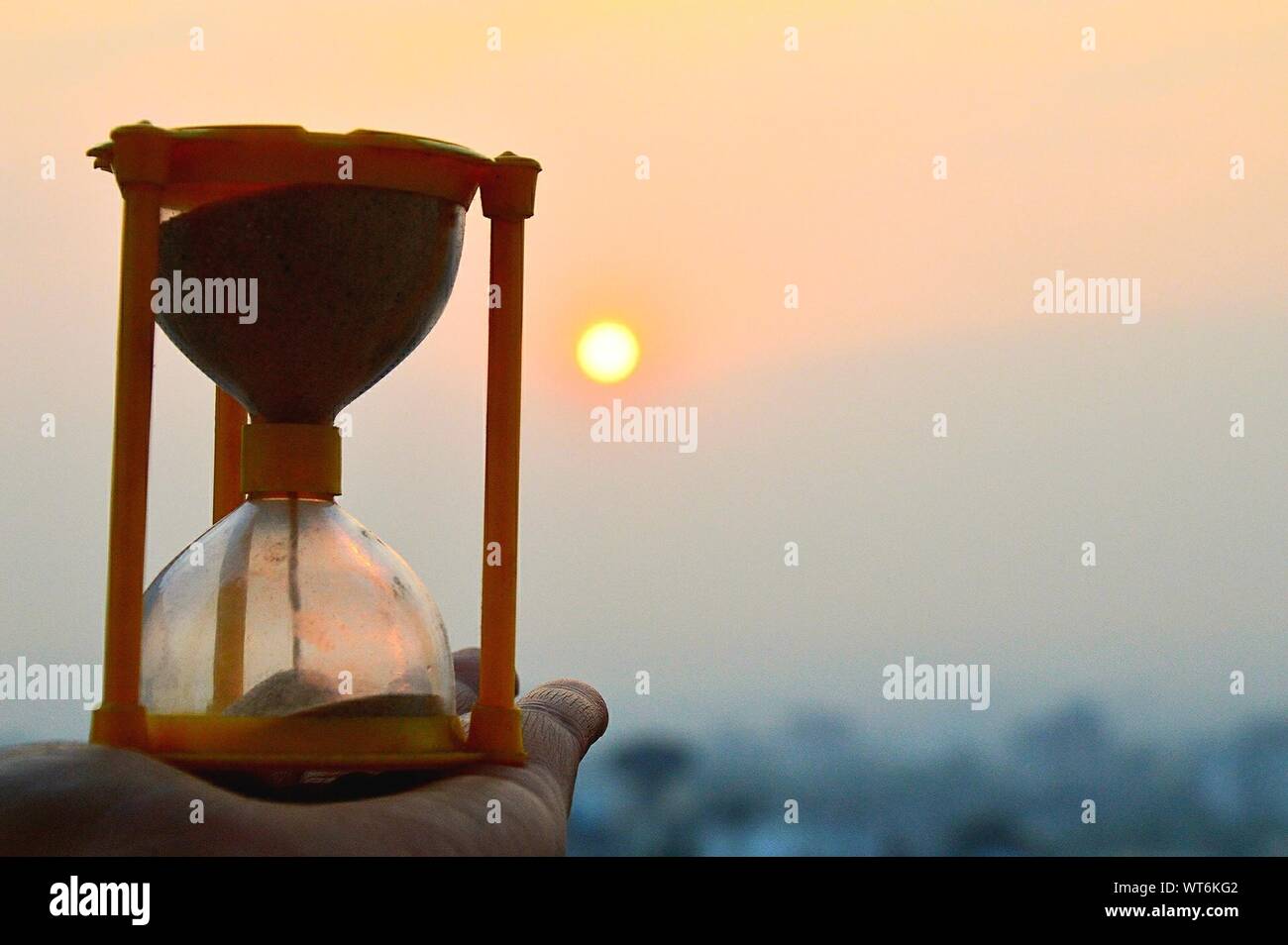 Reloj de arena al atardecer fotografías e imágenes de alta resolución -  Alamy