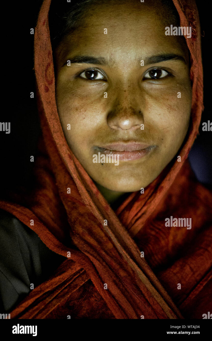 Hermosa mujer de etnia gitana Gujars Fotografía de stock - Alamy