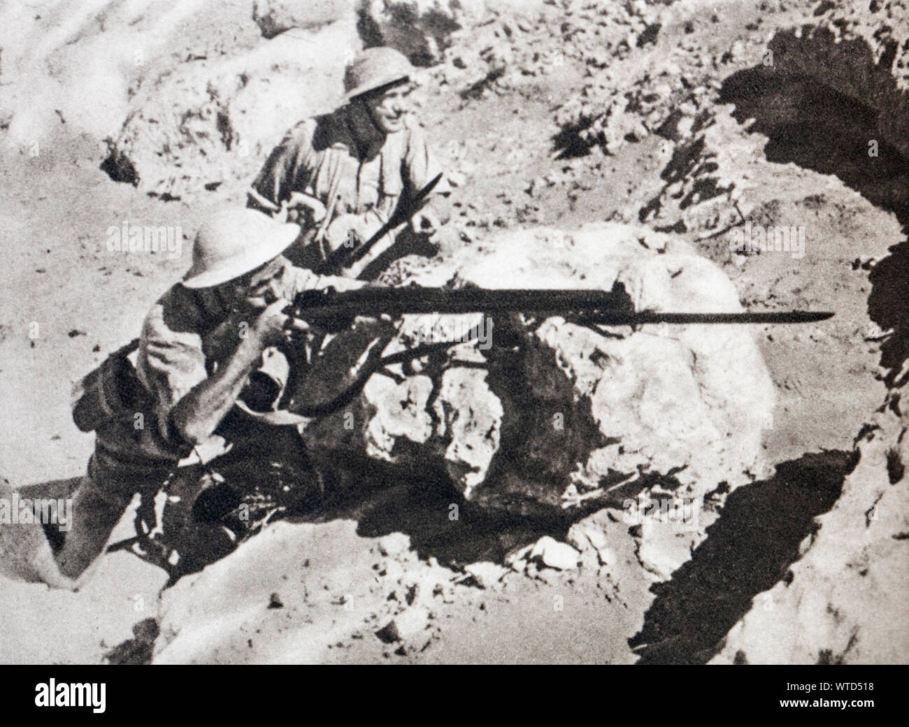 Período de la segunda guerra mundial, el Norte de África. La resistencia de Tobruk. Polaco soldats son parte de la heroica guarnición. Foto de stock