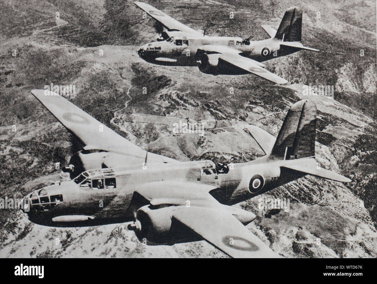 La Real Fuerza Aérea es el amante del cielo africano. Volar sobre las montañas de Túnez, el Boston bombarderos atacan los aeródromos del eje. Foto de stock