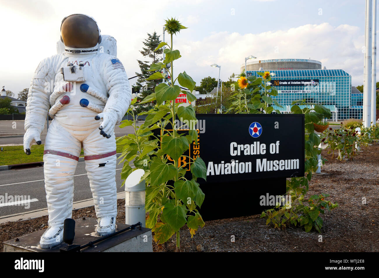 Cuna del Museo de la aviación, Charles Lindbergh Boulevard, Garden City, N.Y. Foto de stock