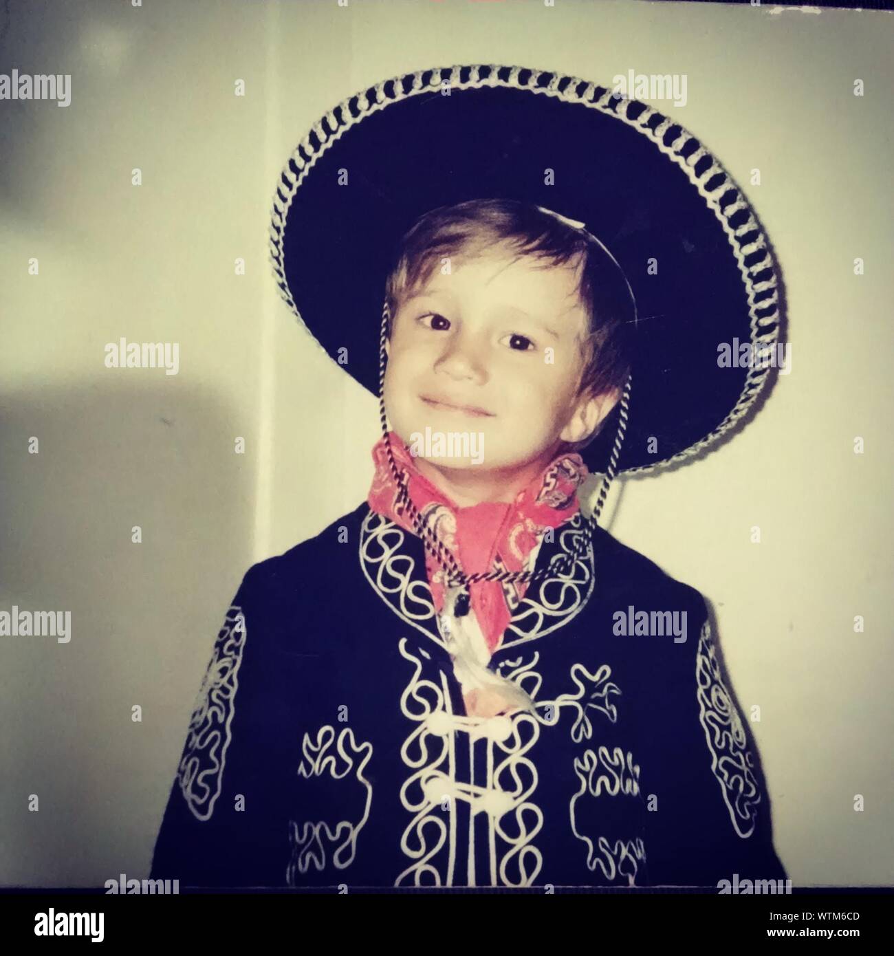 Ropa mexicana fotografías e imágenes de alta -