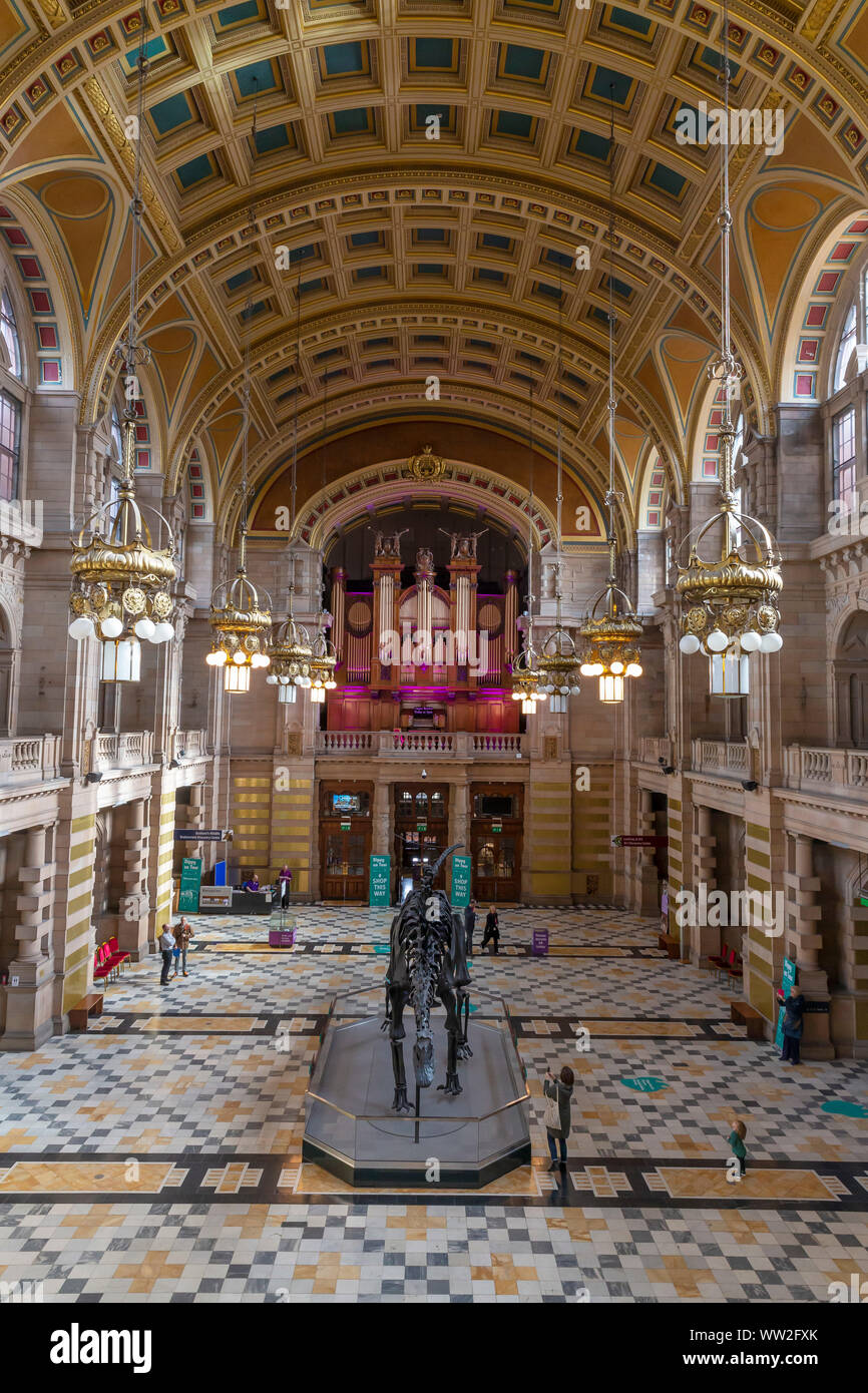 Salón central y entrada, Galería de Arte y Museo Kelvingrove, Glasgow, Lanarkshire, Escocia, Reino Unido, GB, Foto de stock
