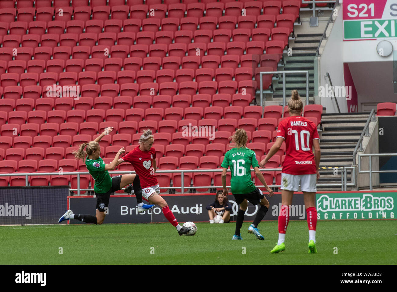 Bristol, Inglaterra, 7 de septiembre de 2019. Barclays FA Womens Super League match entre Bristol City Women vs Brighton & Hove Albion en Ashton Gate. Foto de stock