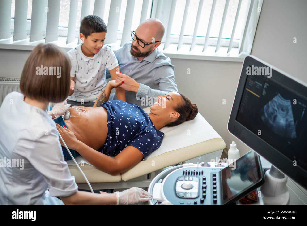 Ultrasonido obstetrico fotografías e imágenes de alta resolución - Página 7  - Alamy