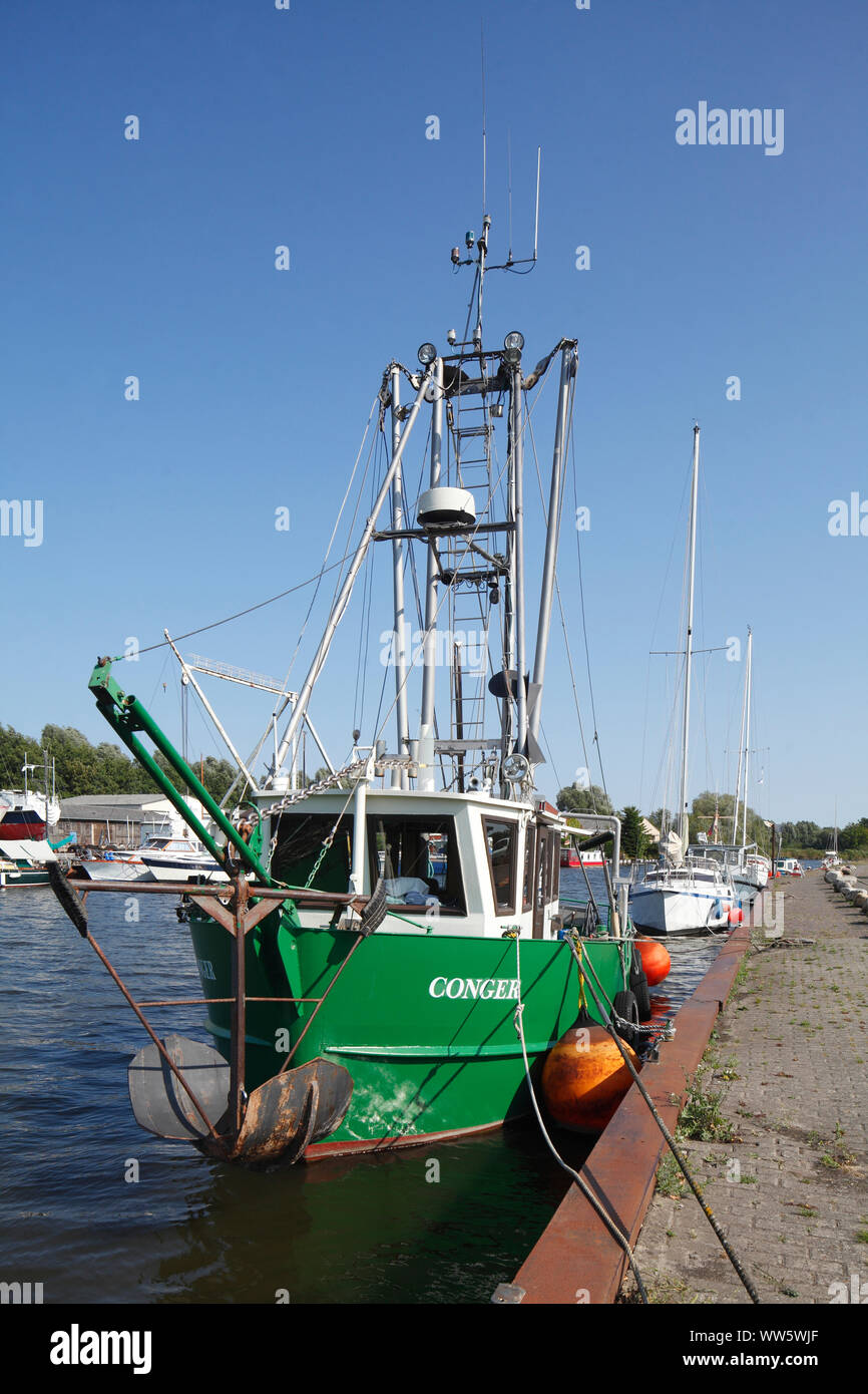 Cortador de pesca, en Varel Harbor, Varel, Baja Sajonia, Alemania, Europa Foto de stock