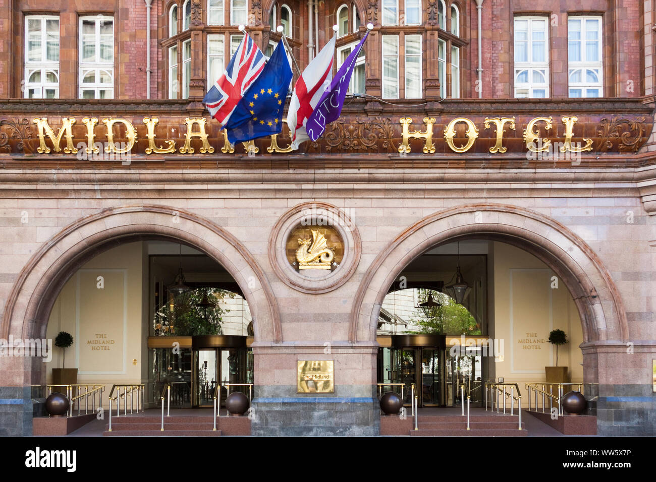 Frente el hotel Midland en Manchester, Inglaterra Foto de stock