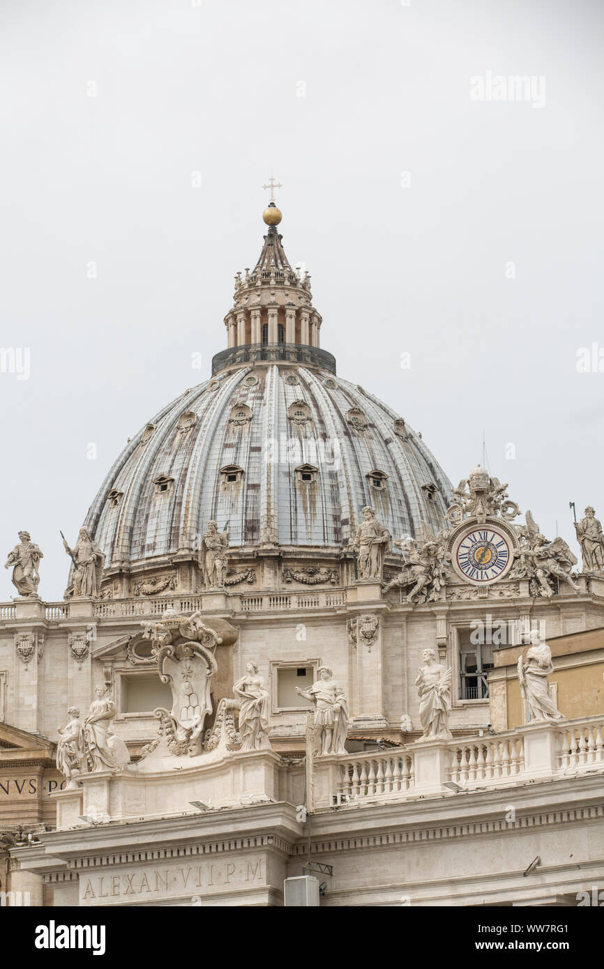 Vaticano, la cúpula de la Basílica de San Pedro Foto de stock