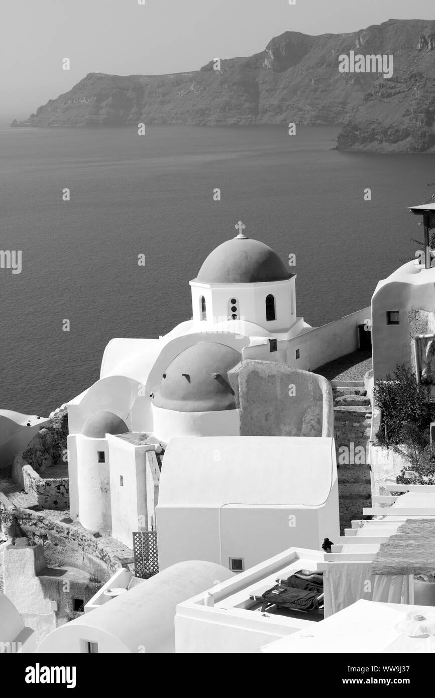 Iglesia en la isla de Santorini Foto de stock