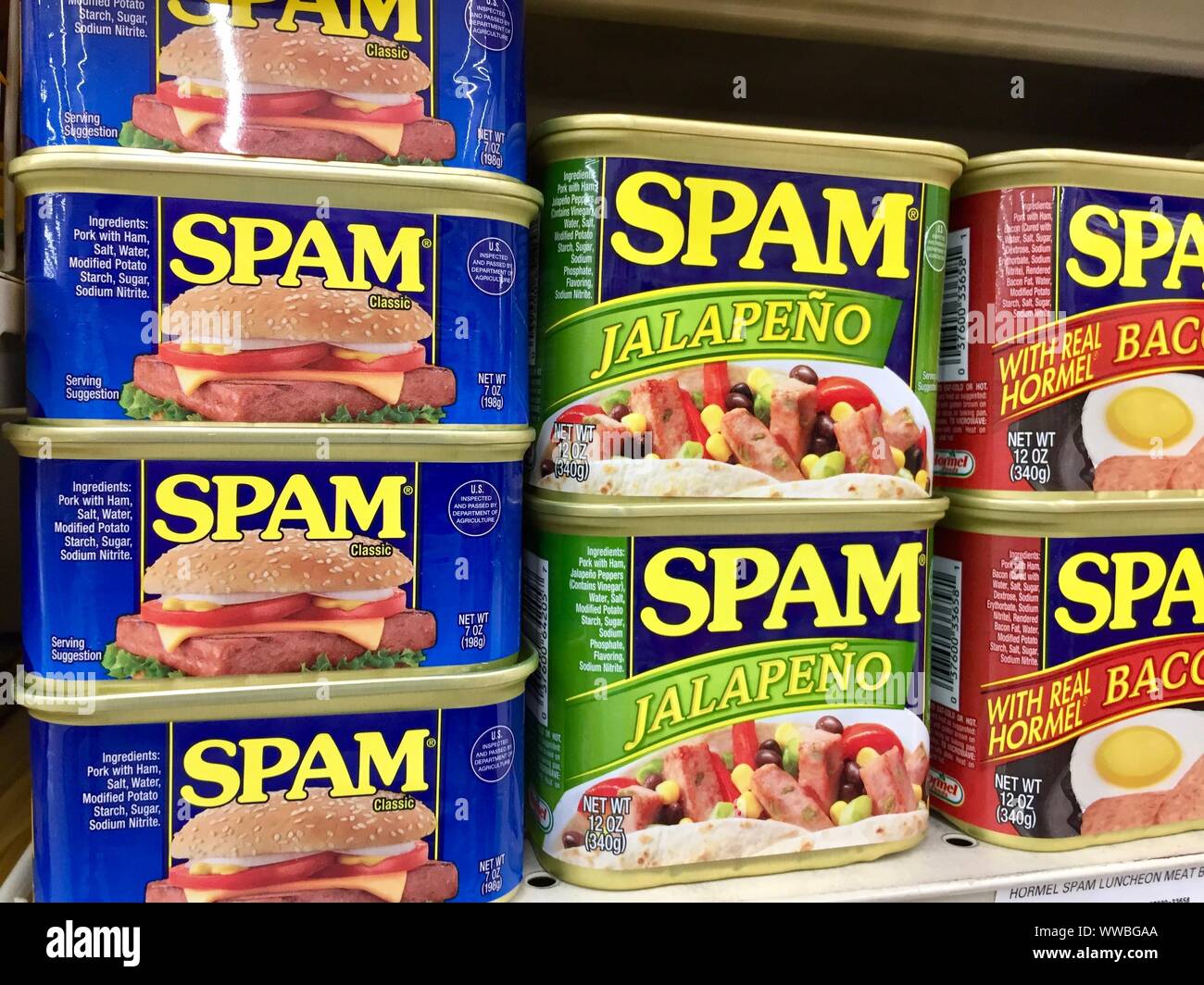 Latas De Carne De Spam Fotos E Imagenes De Stock Alamy