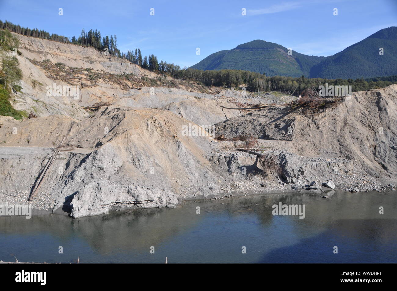 2014 Oso Landslide y el río Stillaguamish de North Fork, condado de Snohomish, Washington, EE.UU Foto de stock