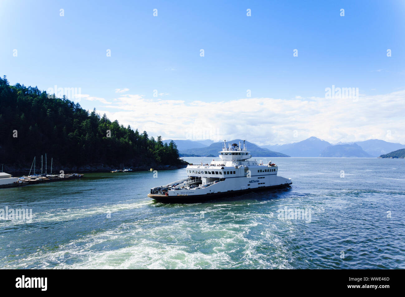 BC Ferries barco "Reina de Capilano' dejando a Horseshoe Bay en ruta hacia la isla de Bowen. West Vancouver, BC, Canadá. Foto de stock