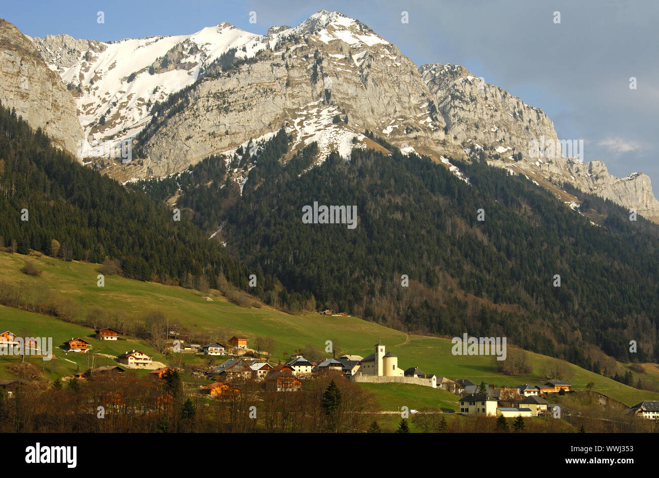 Mountain Village en Montmin Hochsavoyen Foto de stock