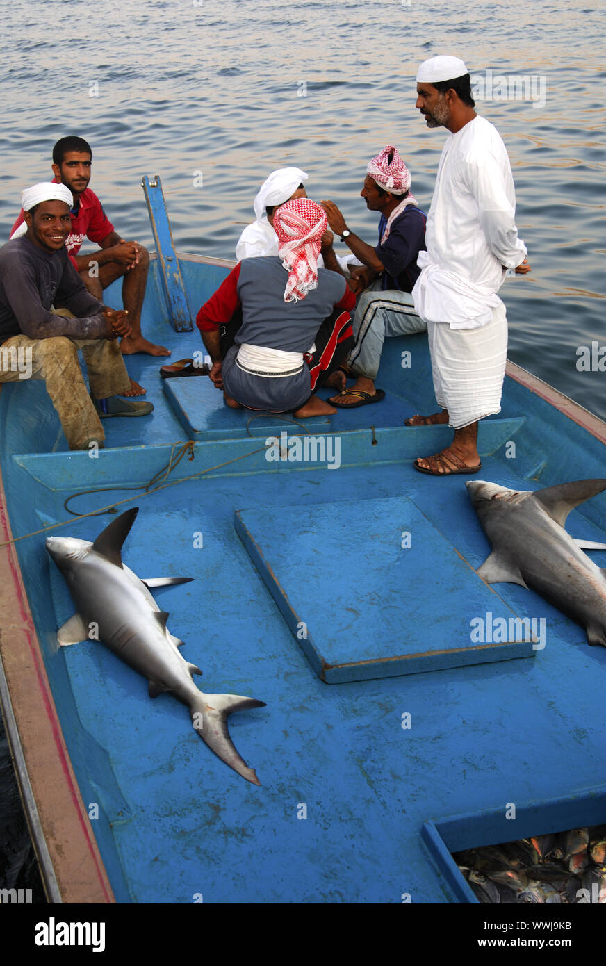 Los pescadores charlando, Omán Foto de stock