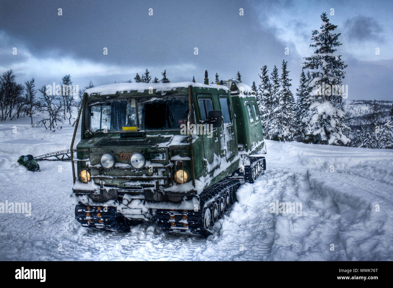Bandvagn 206, vehículo oruga, cadenas para nieve, hielo Fotografía