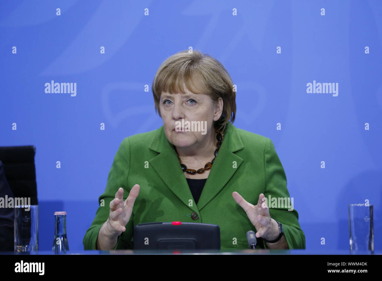 Conferencia de prensa después de la reunión de la Canciller alemana Angela Merkel con los actores clave en la transición energética. Foto de stock