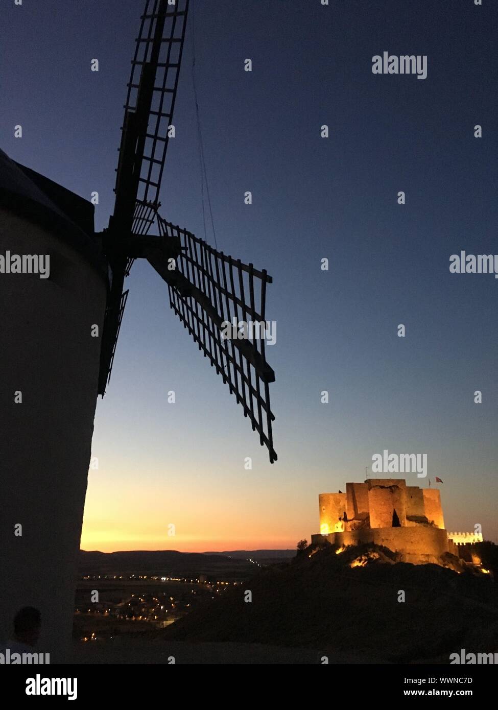 Molinos de viento en Consuegra, Toledo Foto de stock
