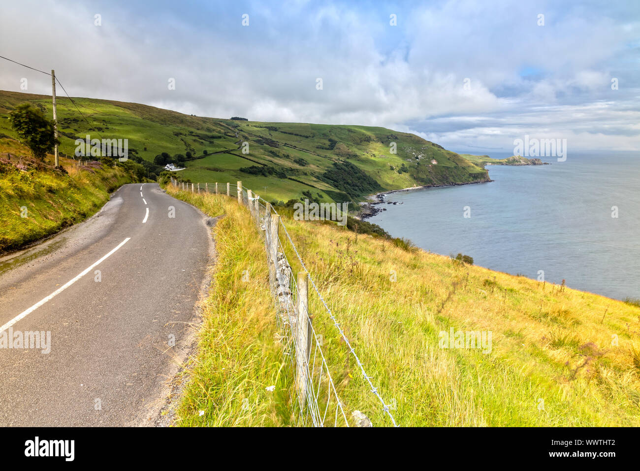 Camino a Torr Head en Bellycastle, Irlanda del Norte Foto de stock