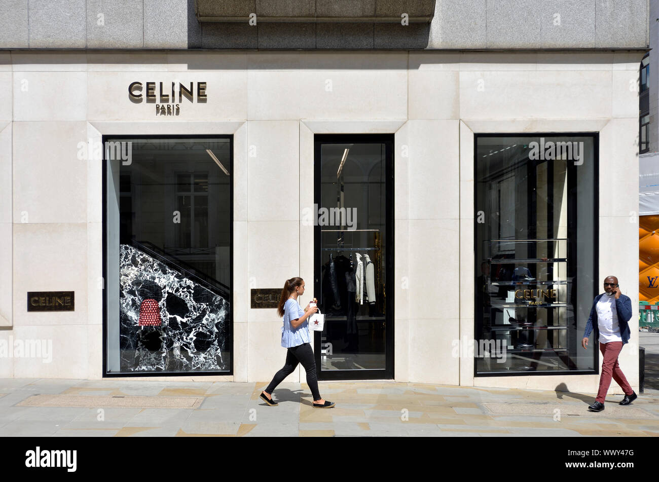 Londres, Inglaterra, Reino Unido. Celine (París) designer tienda a 164 New Bond Street Foto de stock
