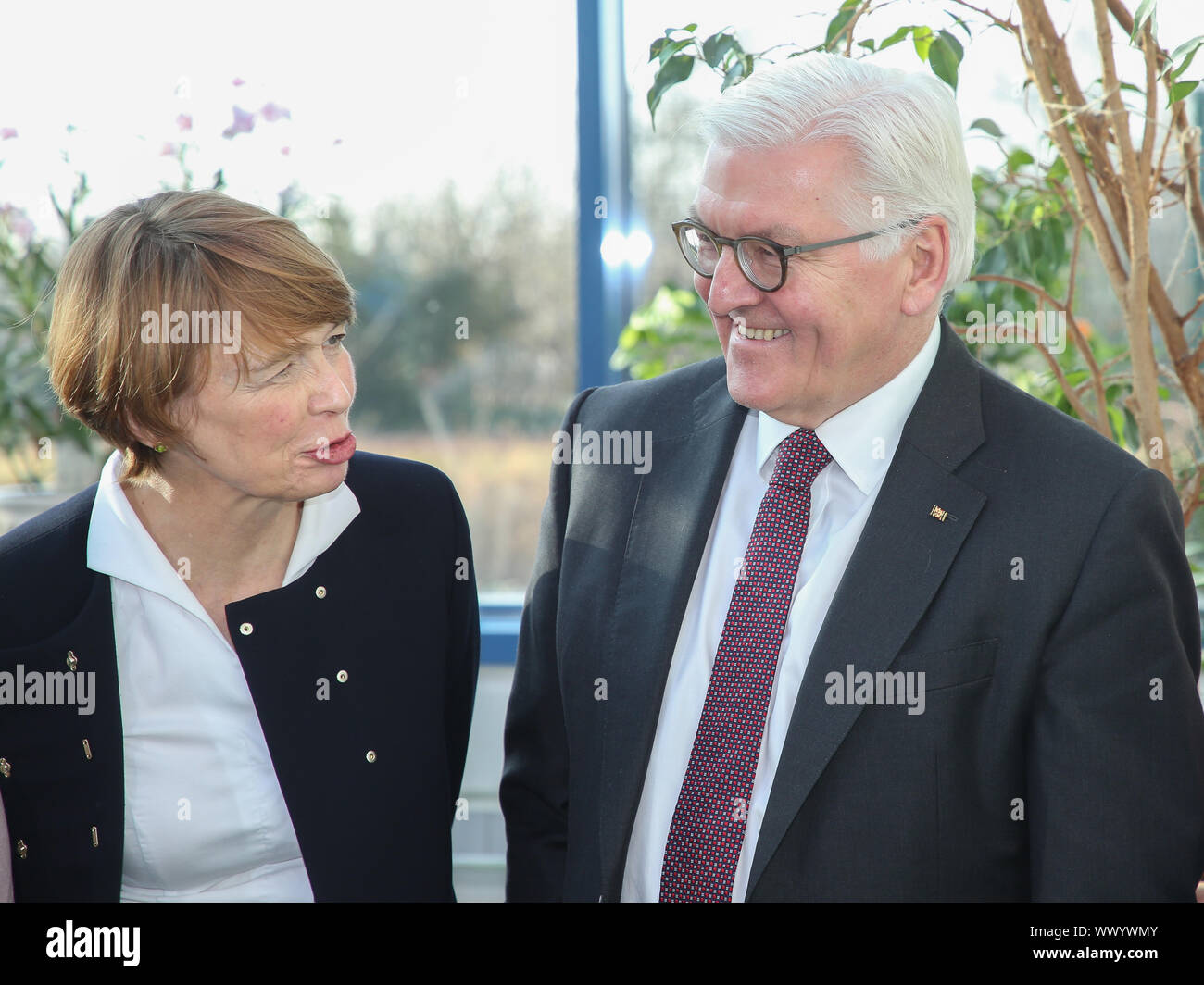 El Presidente Federal de la República Federal de Alemania Dr. Frank-Walter Steinmeier , su esposa Elke Büdenbender Foto de stock