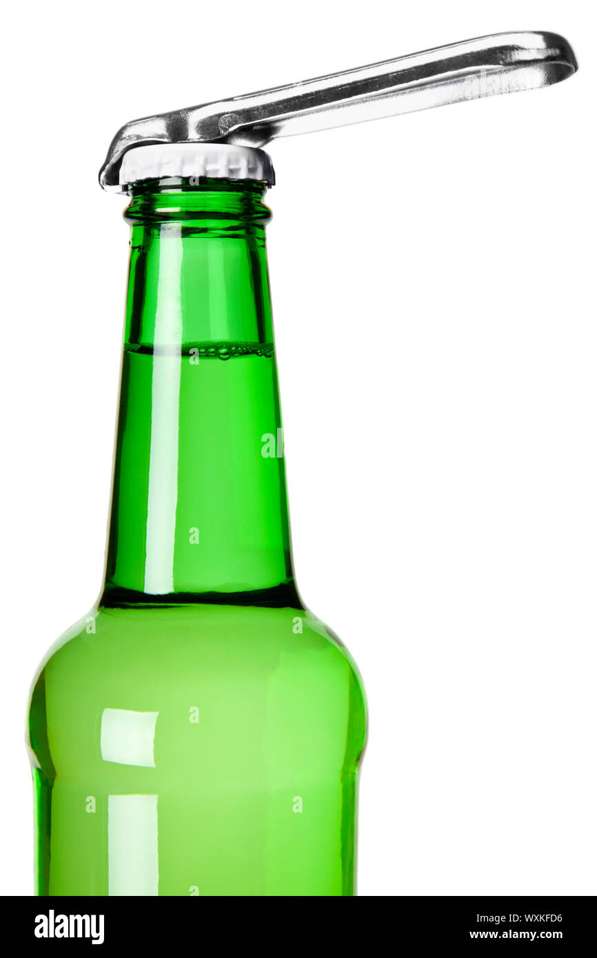 Un abridor de botellas en la parte superior de una botella de cerveza  Fotografía de stock - Alamy