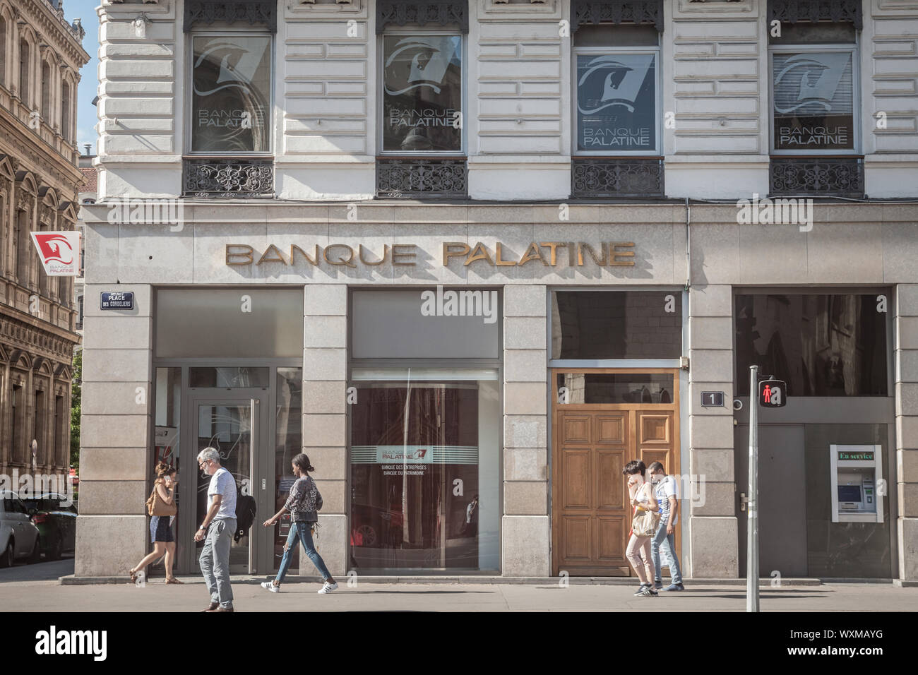 LYON, FRANCIA Julio 13, 2019 Banque Palatine logotipo en frente de su oficina principal en la LYON, FRANCIA Julio 13, 2019 Banque Palatine logotipo en frente de su oficina principal en la