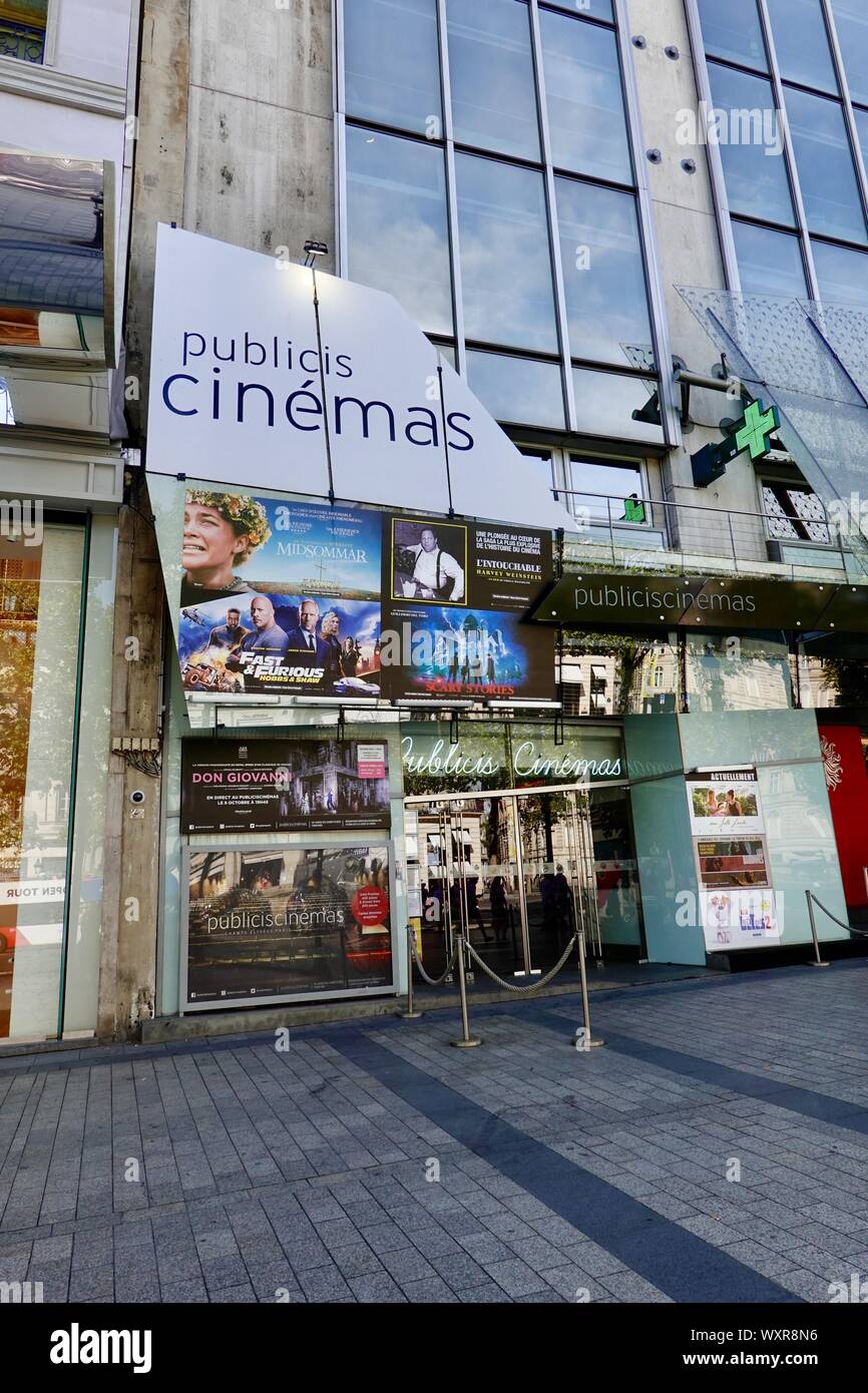 Cinema Publicis, cine francés, fachada frontal del teatro en la avenida Champs-Élysées, París, Francia. Foto de stock
