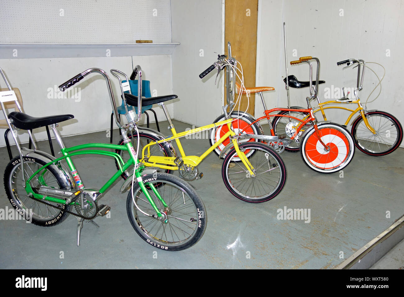 Un grupo de antiguos caballito bicicletas con asientos y Banana Monkey  bares Fotografía de stock - Alamy