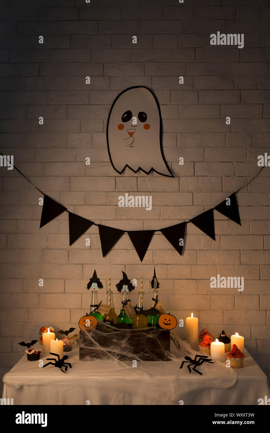 Manhattan Sinceridad solar Noche de terror en Halloween con decoraciones en web Fotografía de stock -  Alamy