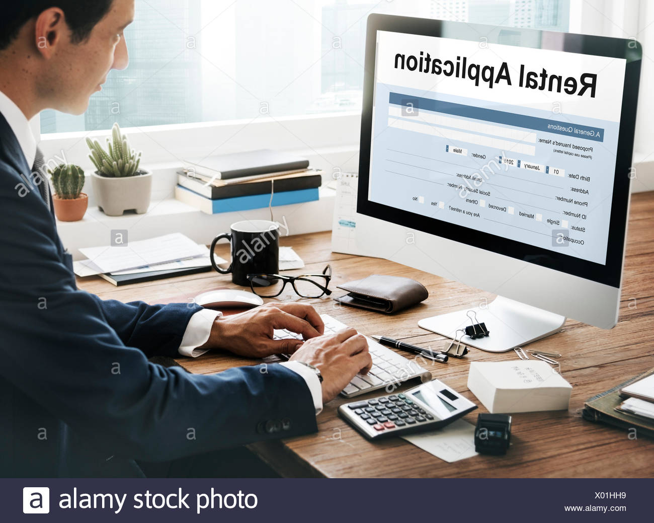 Formulario de solicitud de alquiler pueden alquilar endeudarse aplicar el concepto de alquiler Foto de stock