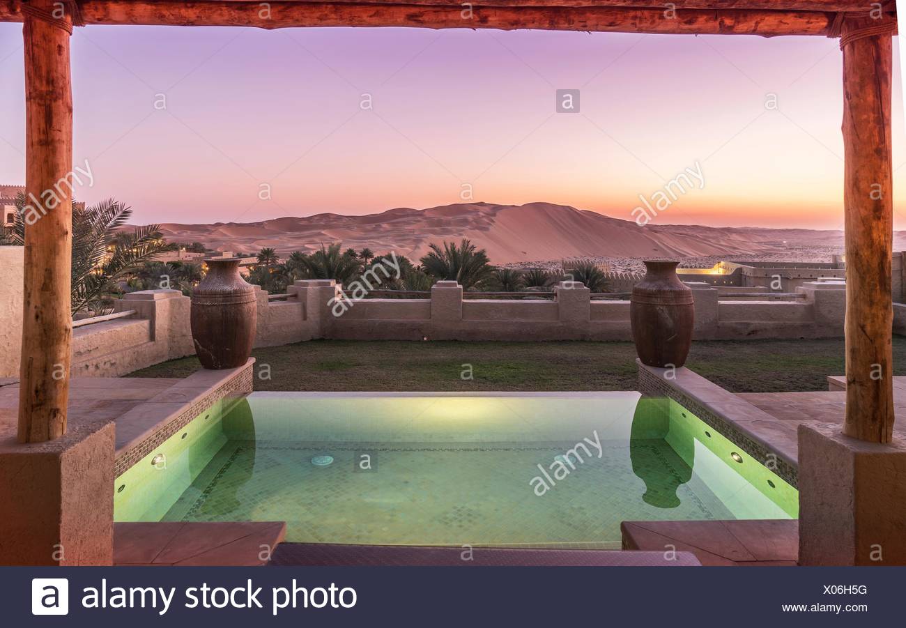 El lujoso resort Qasr Al Sarab, del Anantara grupo, cuarto vacío ... El lujoso resort Qasr Al Sarab, del Anantara grupo, cuarto vacío ...