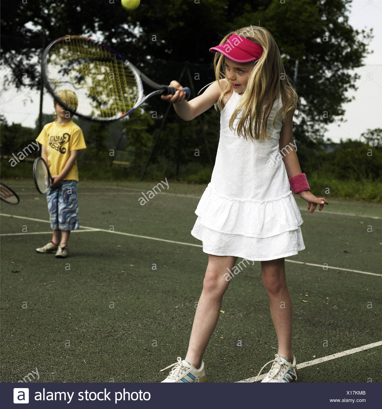 vestidos para niñas con tenis