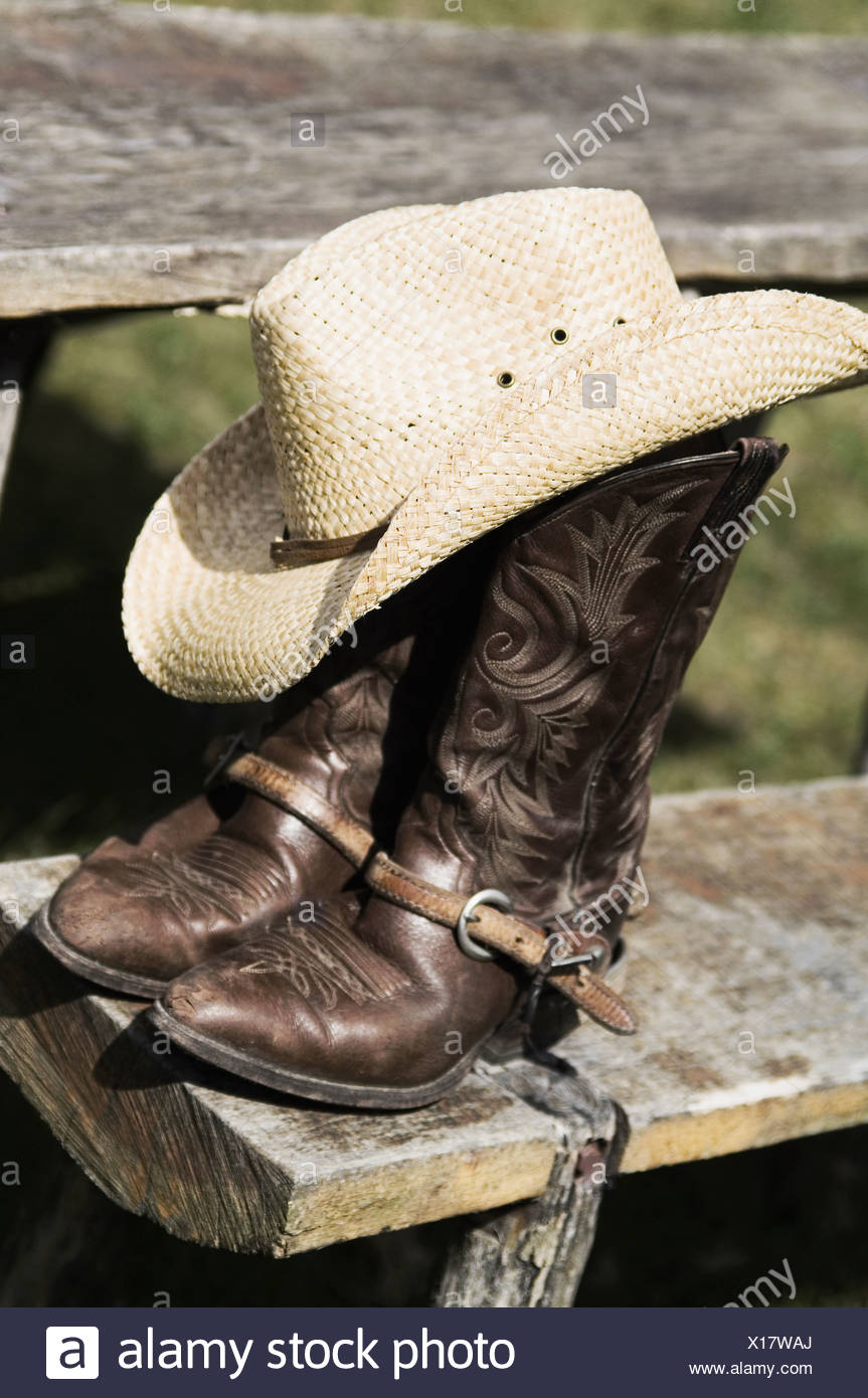 sombrero y botas vaqueras