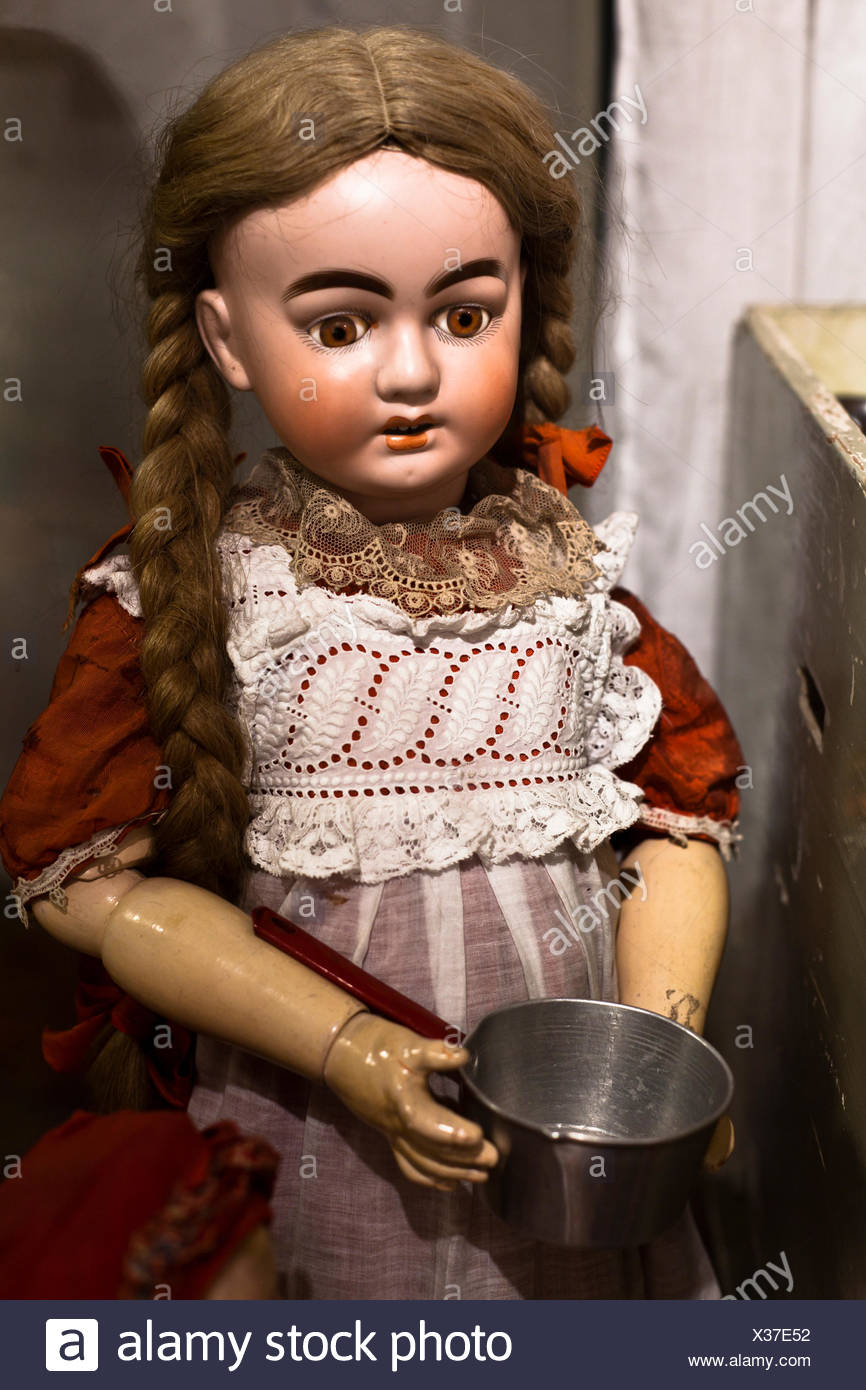 muñeca de porcelana antigua precio