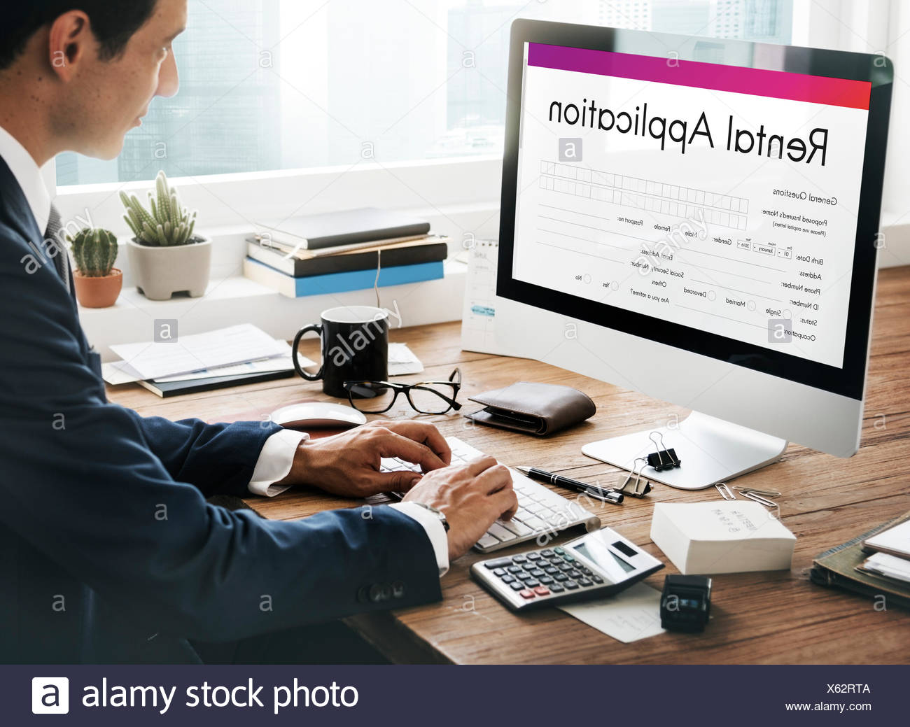 Formulario de solicitud de alquiler pueden alquilar endeudarse aplicar el concepto de alquiler Foto de stock